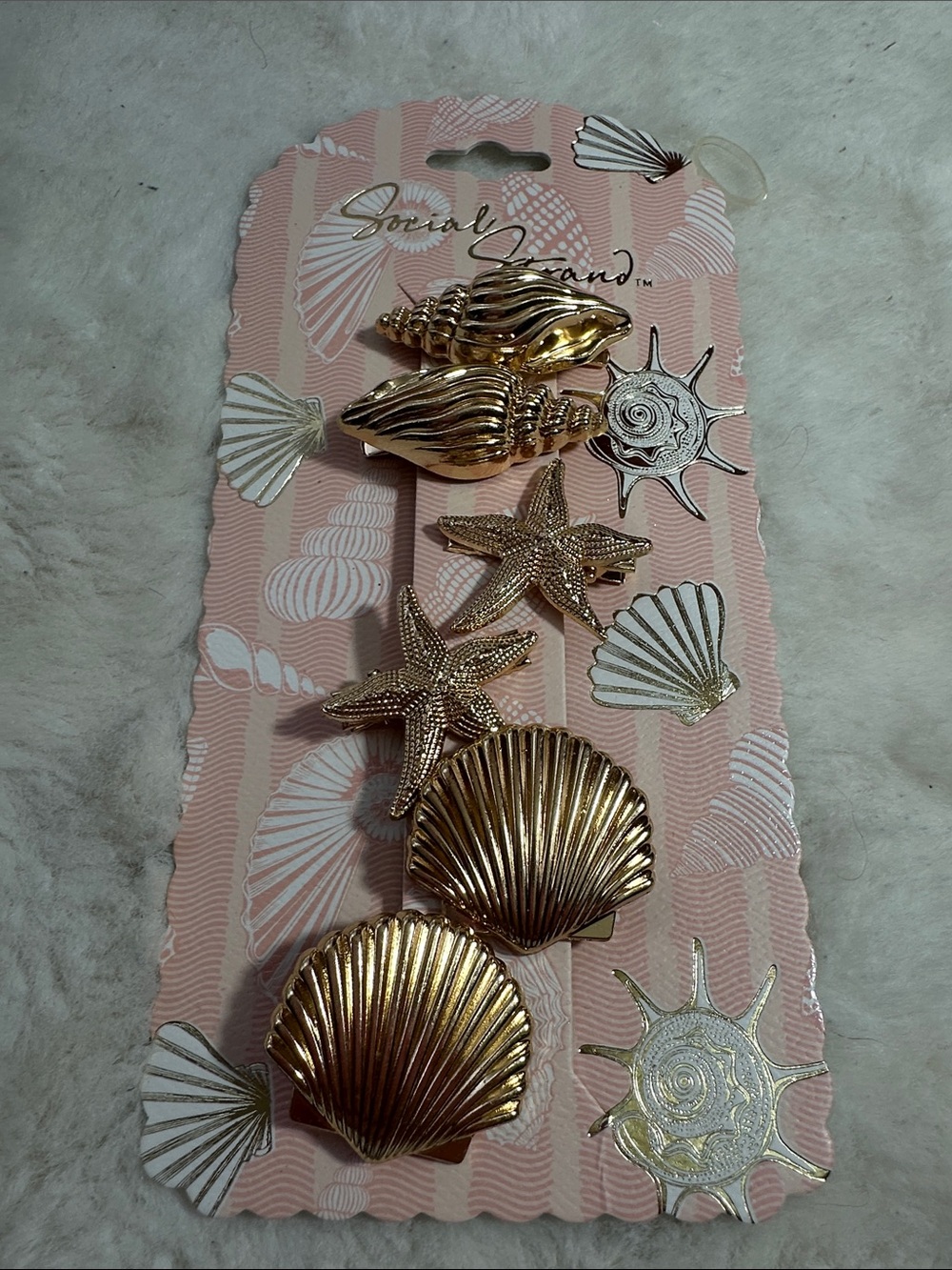 Social Strand set of 6 gold colored shell hair clips